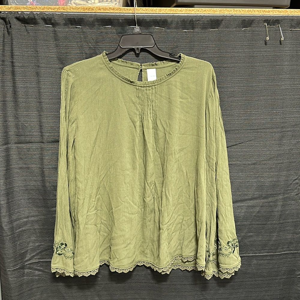Time and Thru women’s army green crochet lace on sleeves & embroidered‎ flowers